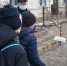 Нытвенские полицейские раздают маски гражданам в местах предоставления госуслуг - Нытвенский район