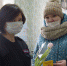 Нытвенские полицейские вручали получательницам госуслуг цветы - Нытвенский район